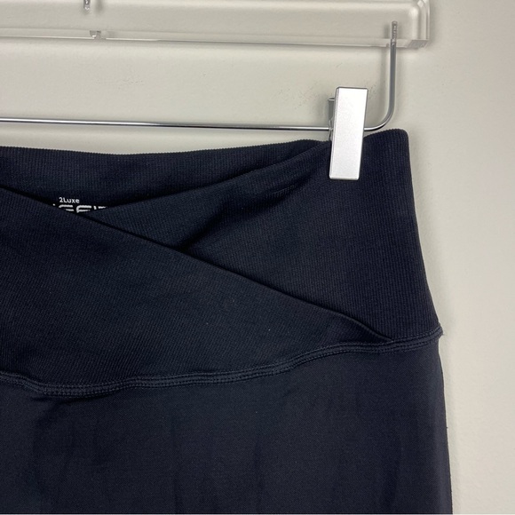 SHEFIT Seamless Athletic Cross Waist Leggings Womens Black 2Luxe - Picture 6 of 13